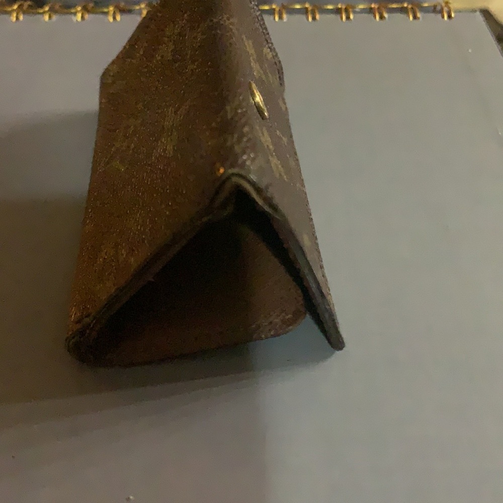 🤎 🤎 🤎 Louis Vuitton Monogram signature design LV Logo 4 key holder M/F - Picture 8 of 11